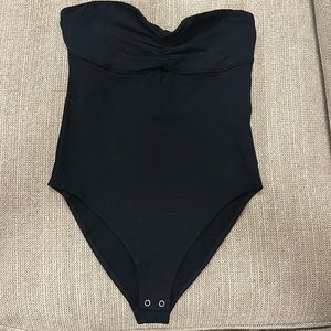 Strapless body suit